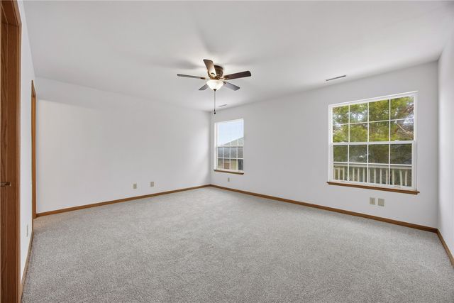 1224 Litchfield Drive B, Hiawatha, IA 52233