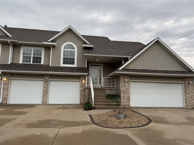 1224 Litchfield Drive B, Hiawatha, IA 52233