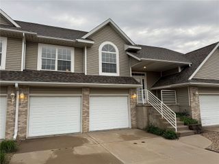 1224 Litchfield Drive B, Hiawatha, IA 52233