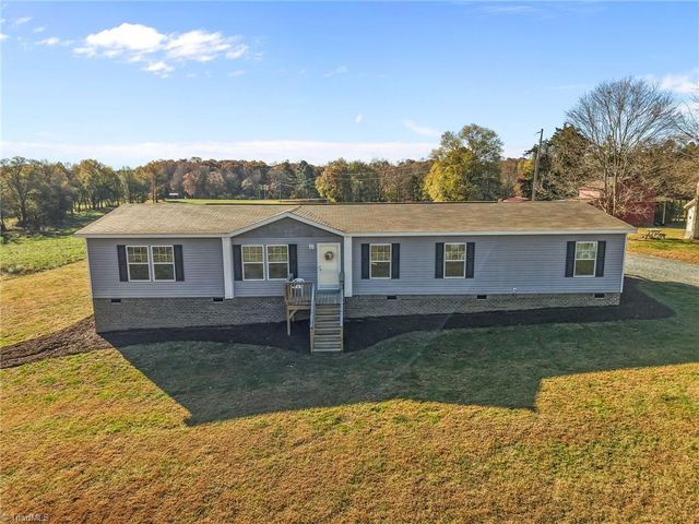 5424 Doc Hayworth Road, Ramseur, NC 27316