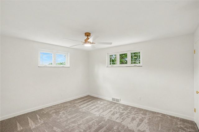 111 Mckenzie Dr, Penn Hills, PA 15235