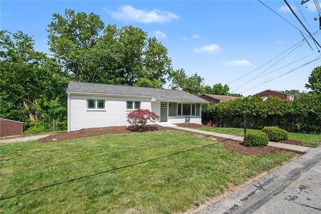 111 Mckenzie Dr, Penn Hills, PA 15235