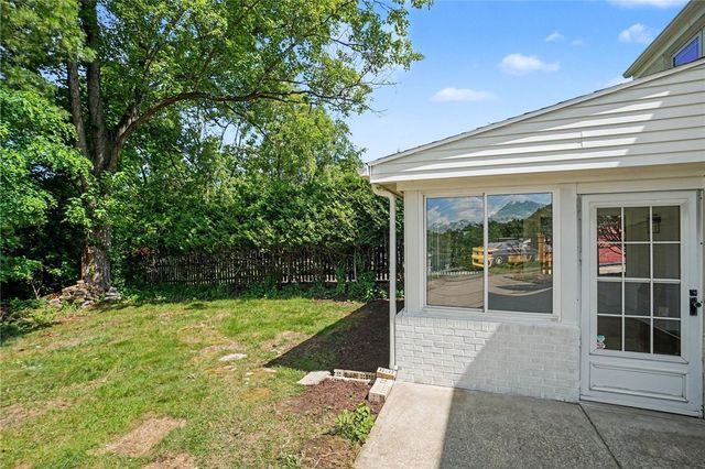 111 Mckenzie Dr, Penn Hills, PA 15235