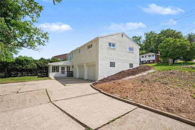 111 Mckenzie Dr, Penn Hills, PA 15235