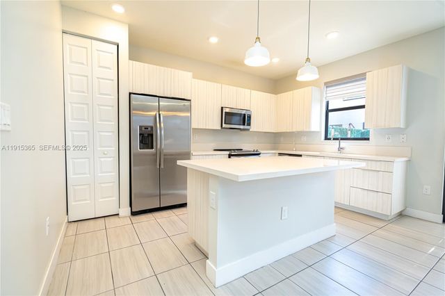 10574 NW 81 St Terrace 0, Doral, FL 33178