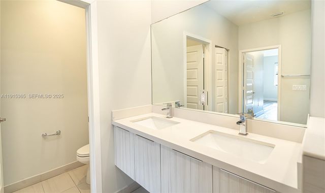 10574 NW 81 St Terrace 0, Doral, FL 33178