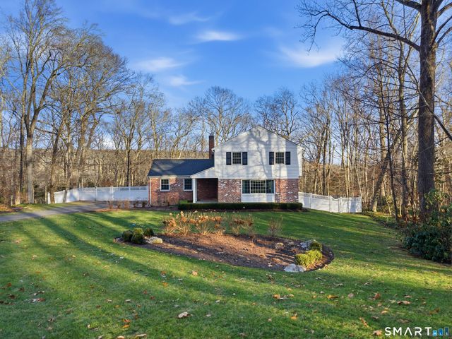 33 Harkness Drive, Madison, CT 06443