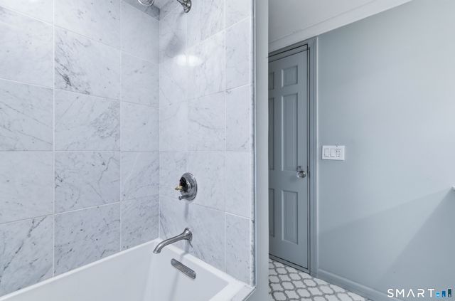 33 Harkness Drive, Madison, CT 06443