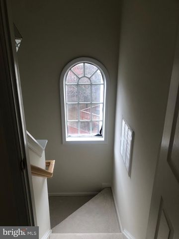 4091 CRESSIDA PL, Woodbridge, VA 22192