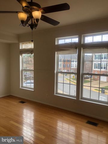 4091 CRESSIDA PL, Woodbridge, VA 22192