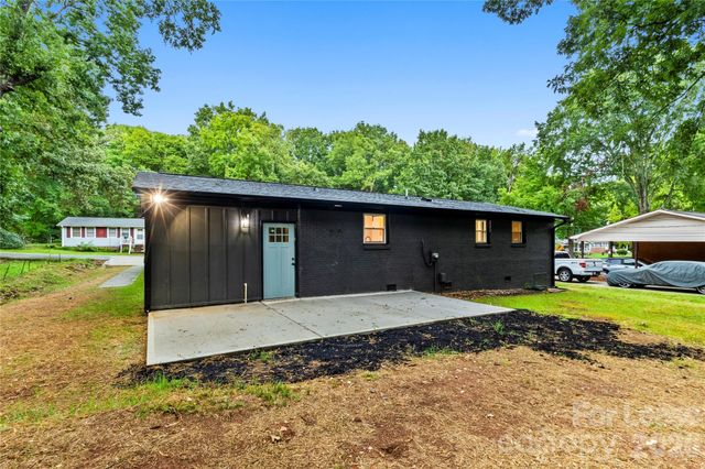 562 Barrington Place NW, Concord, NC 28027