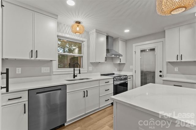 562 Barrington Place NW, Concord, NC 28027