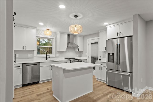 562 Barrington Place NW, Concord, NC 28027