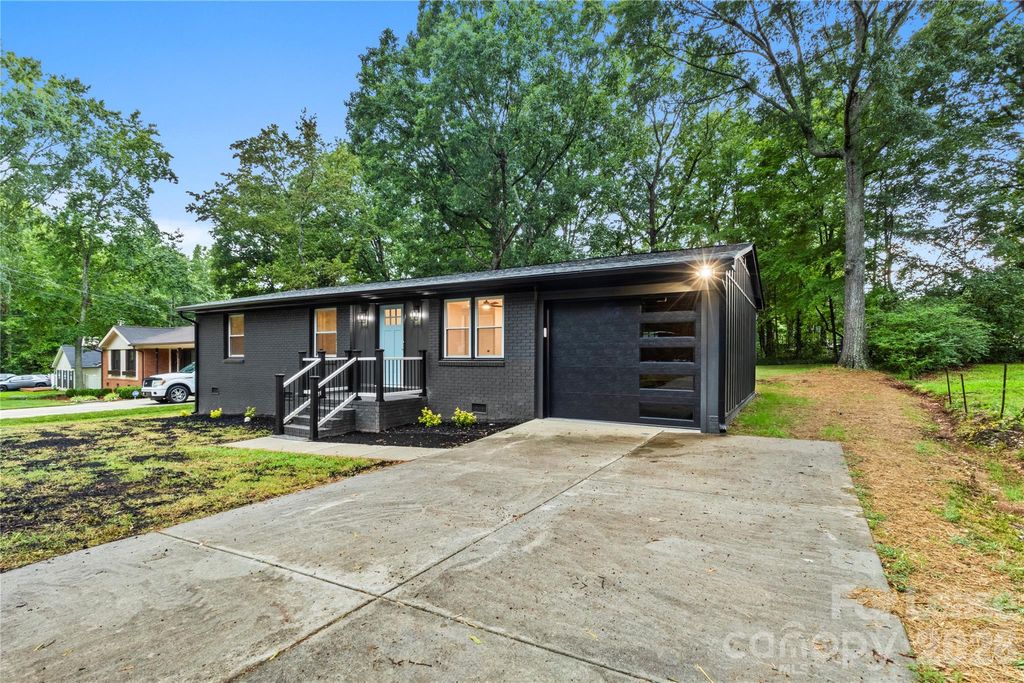 562 Barrington Place NW, Concord, NC 28027