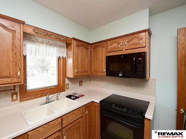 803 El Avado Avenue, Lincoln, NE 68504