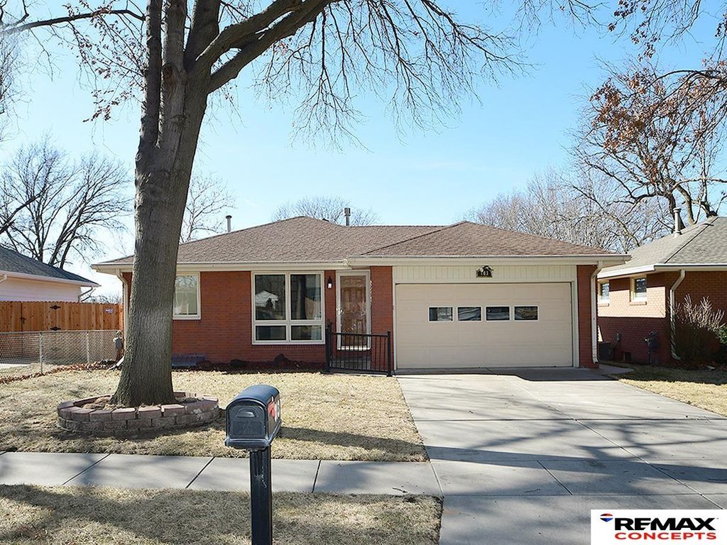 803 El Avado Avenue, Lincoln, NE 68504
