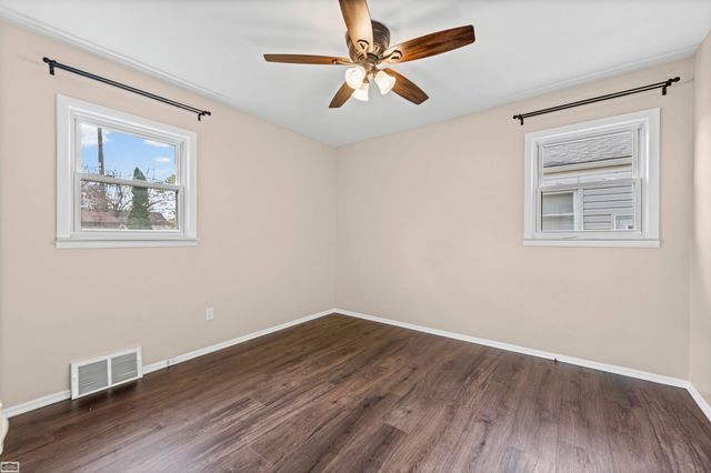 25263 Leach Streets, Roseville, MI 48066
