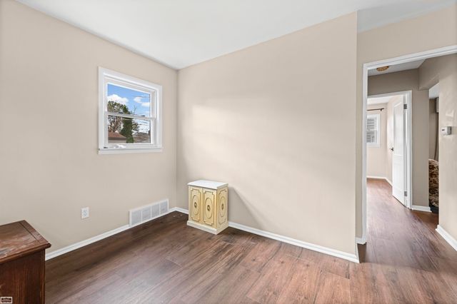 25263 Leach Streets, Roseville, MI 48066