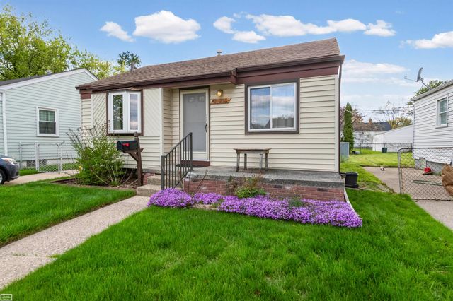 25263 Leach Streets, Roseville, MI 48066
