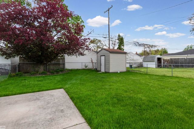 25263 Leach Streets, Roseville, MI 48066