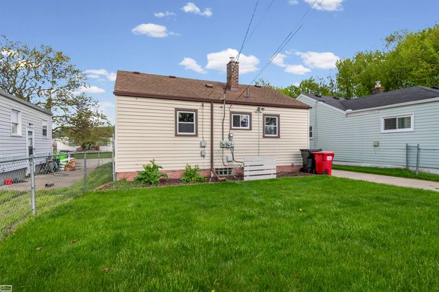 25263 Leach Streets, Roseville, MI 48066