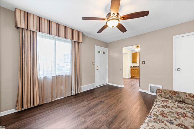 25263 Leach Streets, Roseville, MI 48066
