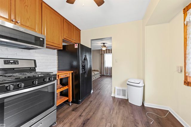 25263 Leach Streets, Roseville, MI 48066