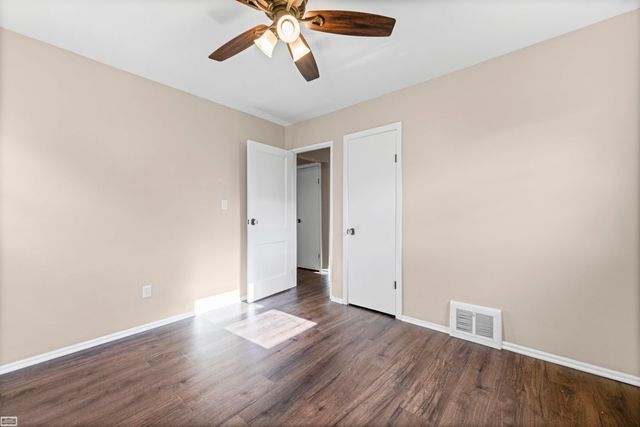 25263 Leach Streets, Roseville, MI 48066