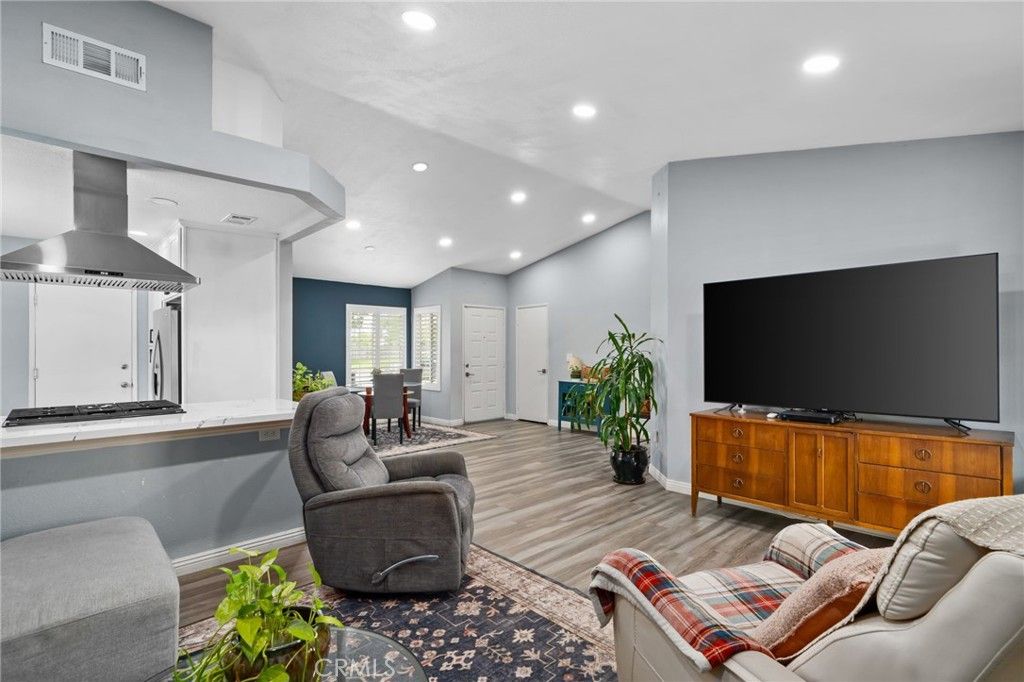Image 10 of property listing at 2330 W Sunrise Drive, Rialto, CA 92377