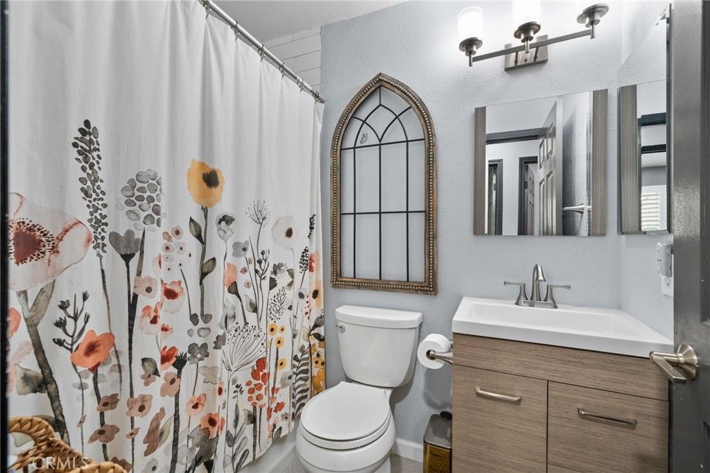 Image 23 of property listing at 2330 W Sunrise Drive, Rialto, CA 92377