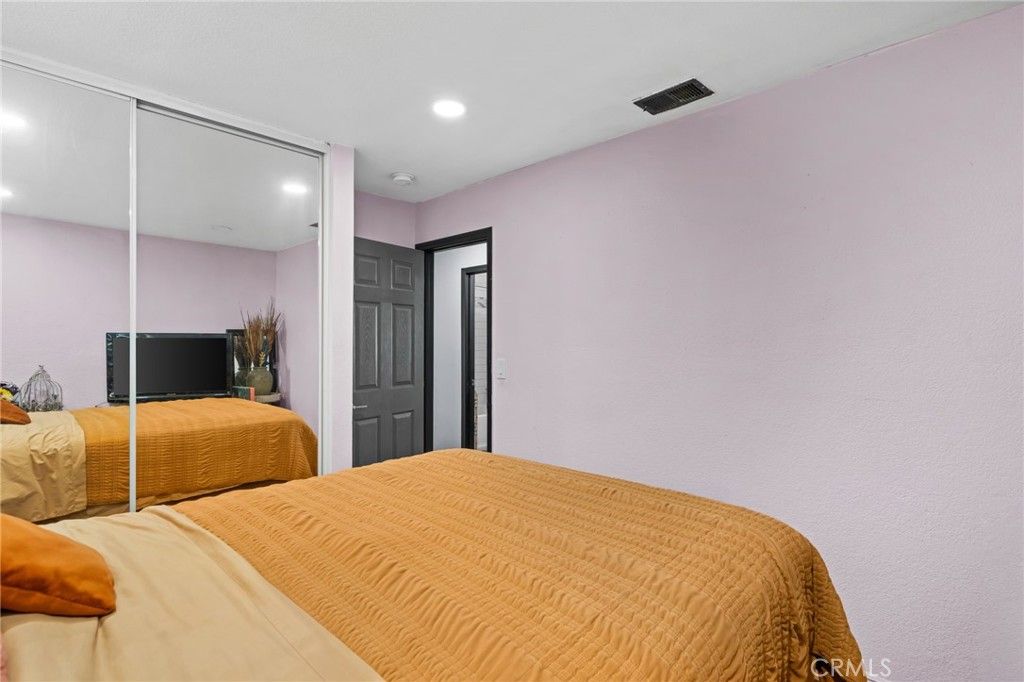 Image 26 of property listing at 2330 W Sunrise Drive, Rialto, CA 92377