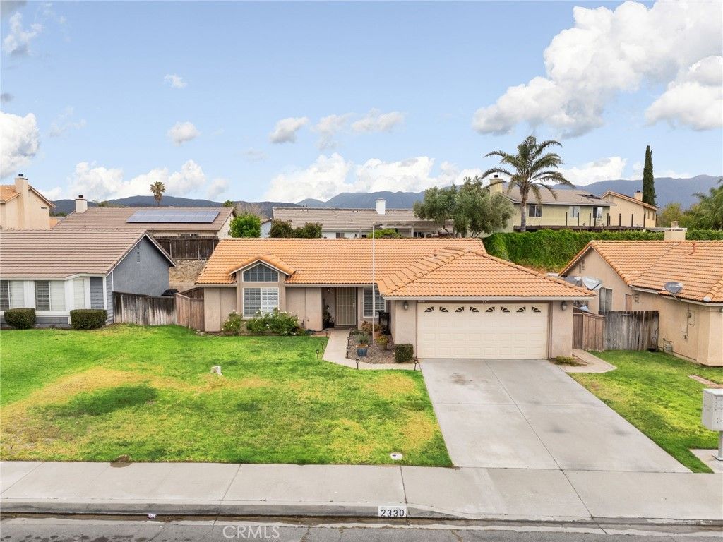 Image 32 of property listing at 2330 W Sunrise Drive, Rialto, CA 92377
