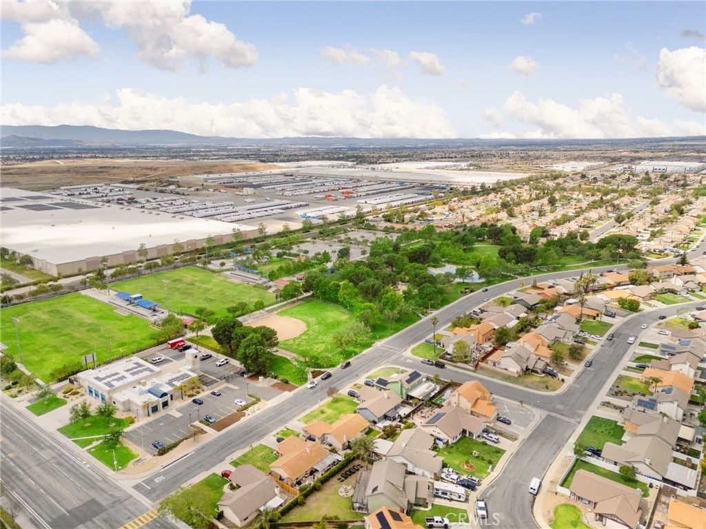 Image 41 of property listing at 2330 W Sunrise Drive, Rialto, CA 92377