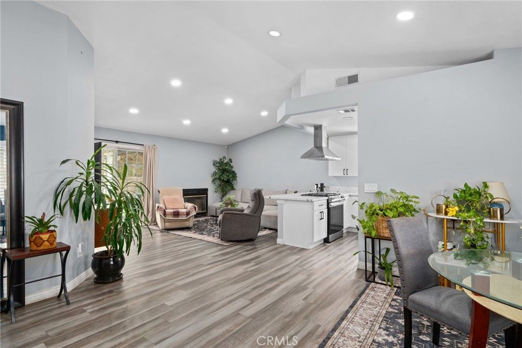 Image 5 of property listing at 2330 W Sunrise Drive, Rialto, CA 92377