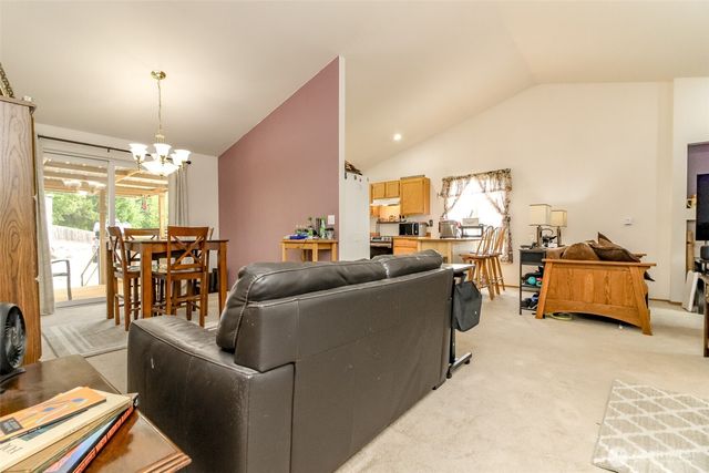 13723 21st Avenue E, Tacoma, WA 98445