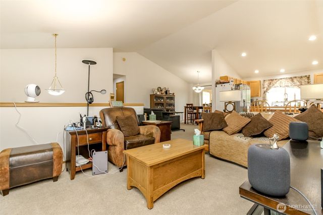 13723 21st Avenue E, Tacoma, WA 98445