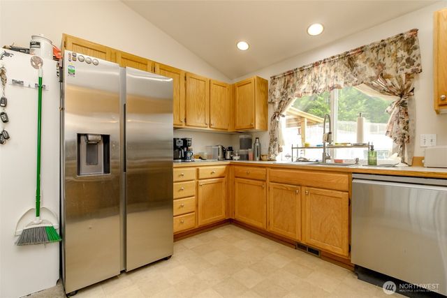13723 21st Avenue E, Tacoma, WA 98445