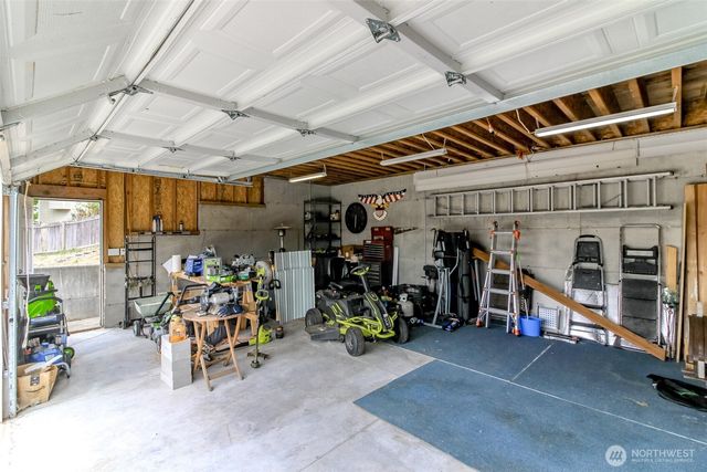 13723 21st Avenue E, Tacoma, WA 98445