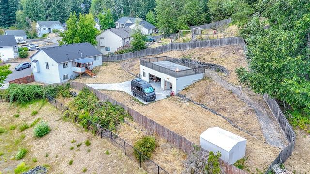 13723 21st Avenue E, Tacoma, WA 98445