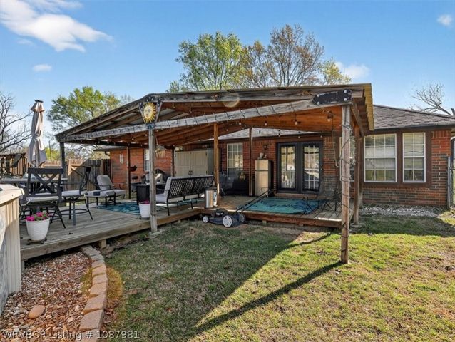 2013 Central Avenue, Poteau, OK 74953