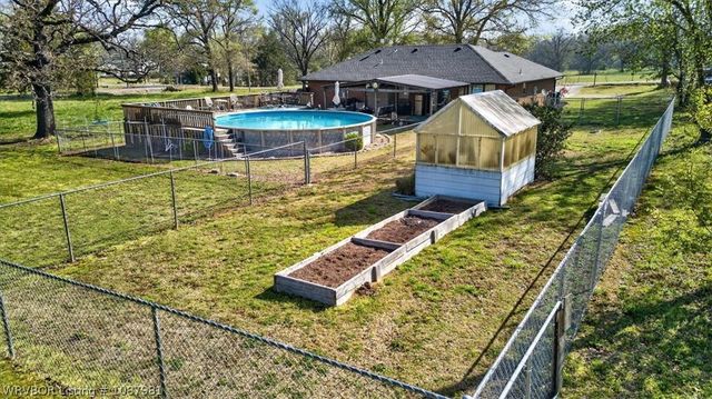 2013 Central Avenue, Poteau, OK 74953