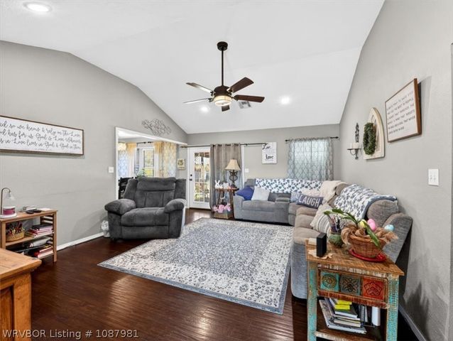 2013 Central Avenue, Poteau, OK 74953