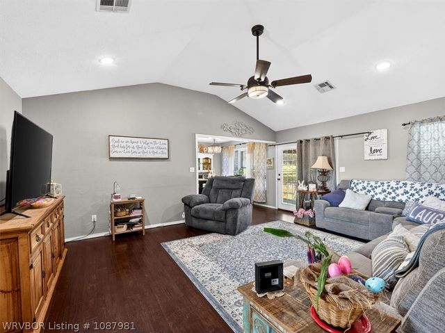 2013 Central Avenue, Poteau, OK 74953