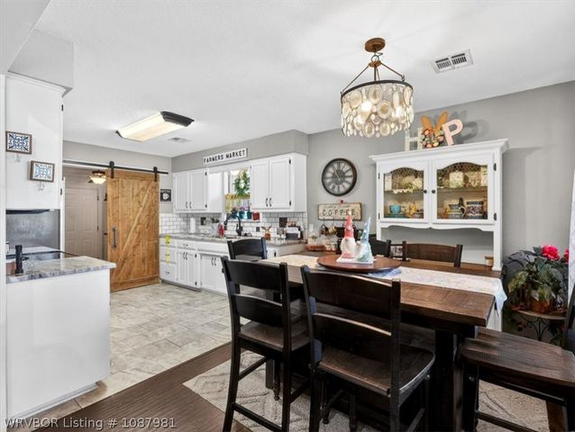 2013 Central Avenue, Poteau, OK 74953