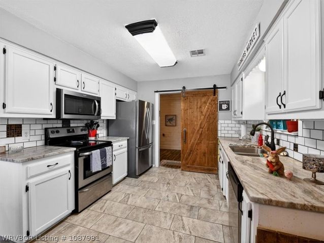 2013 Central Avenue, Poteau, OK 74953