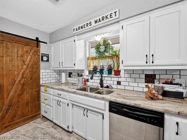 2013 Central Avenue, Poteau, OK 74953