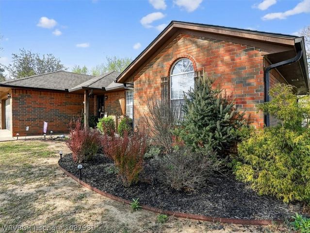 2013 Central Avenue, Poteau, OK 74953