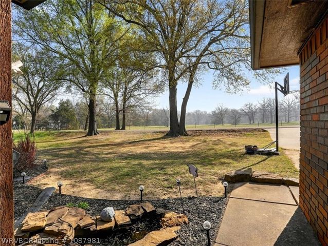 2013 Central Avenue, Poteau, OK 74953