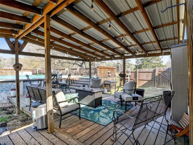 2013 Central Avenue, Poteau, OK 74953