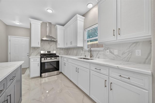 7832 Dewitt Street, Houston, TX 77028